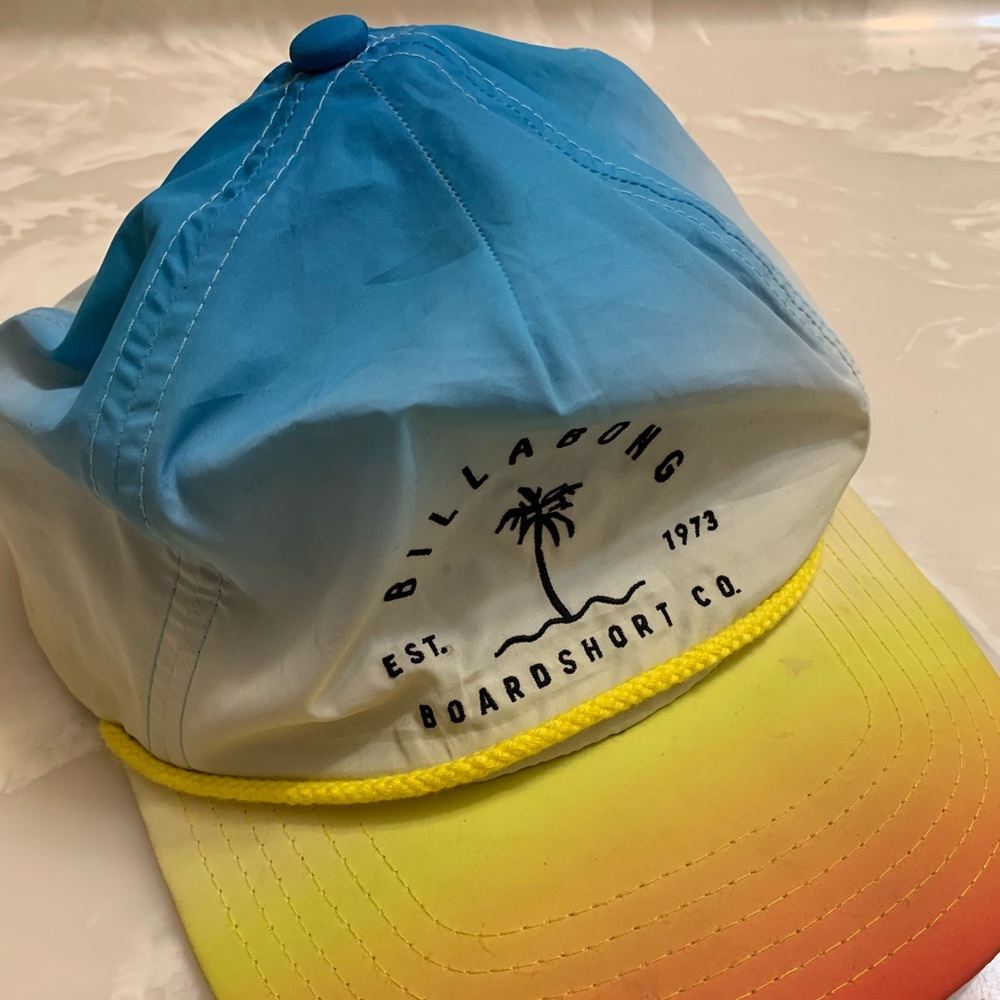 Billabong hat - Picture 2 of 4